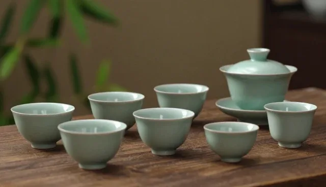 宋代青瓷茶具套装在家庭茶室中的适用条件